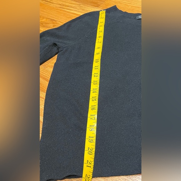 Banana Republic Wool/Cashmere Crew Neck Sweater - Picture 4 of 7